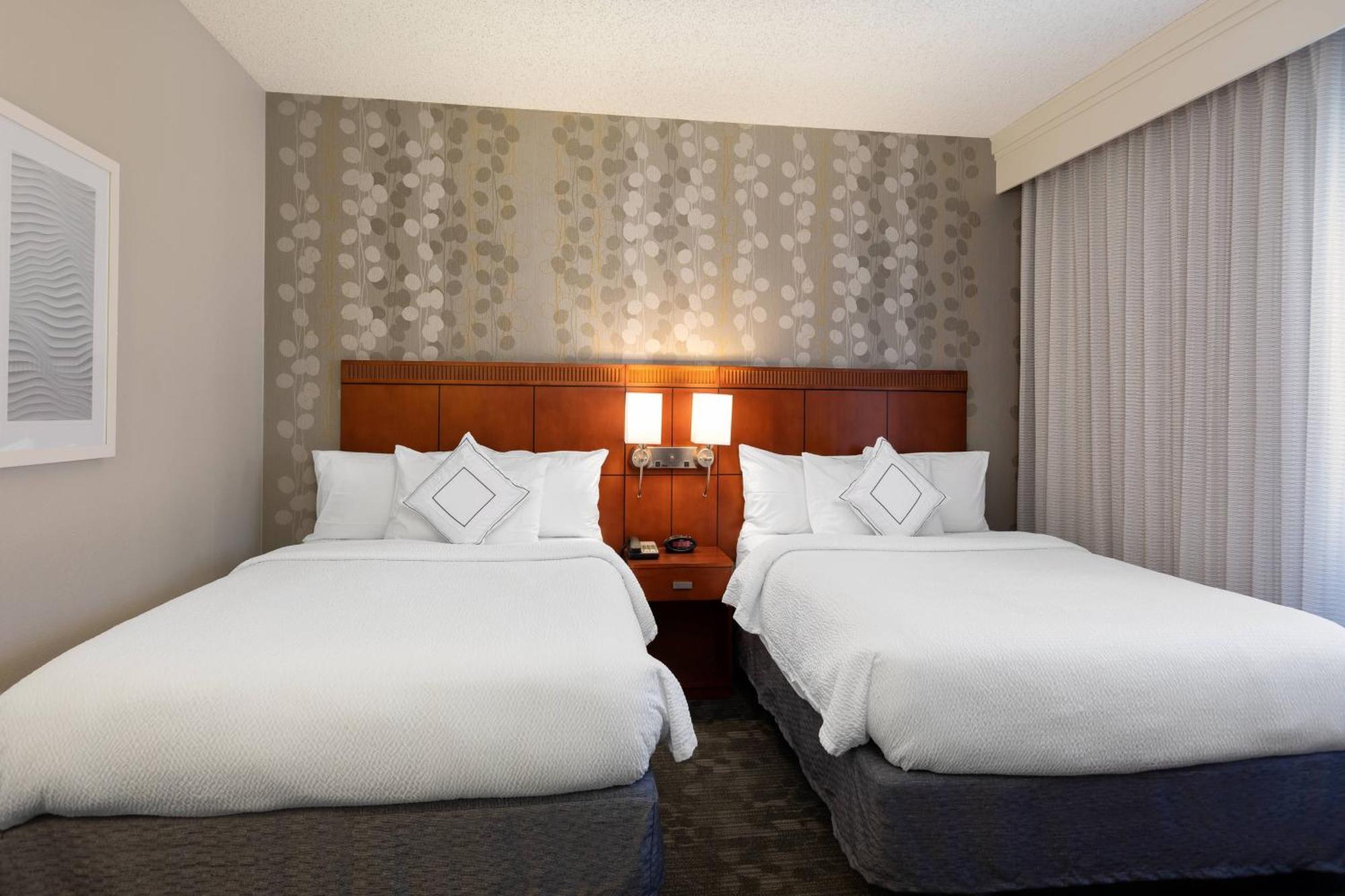 Courtyard By Marriott Dallas-Fort Worth/Бедфорд Экстерьер фото
