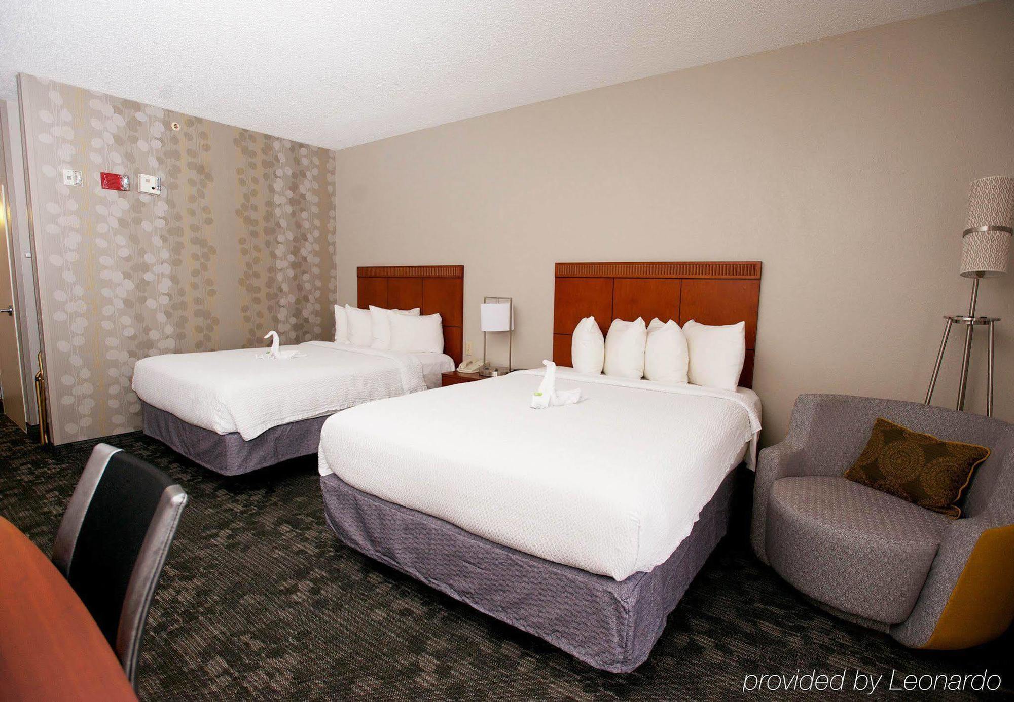 Courtyard By Marriott Dallas-Fort Worth/Бедфорд Экстерьер фото